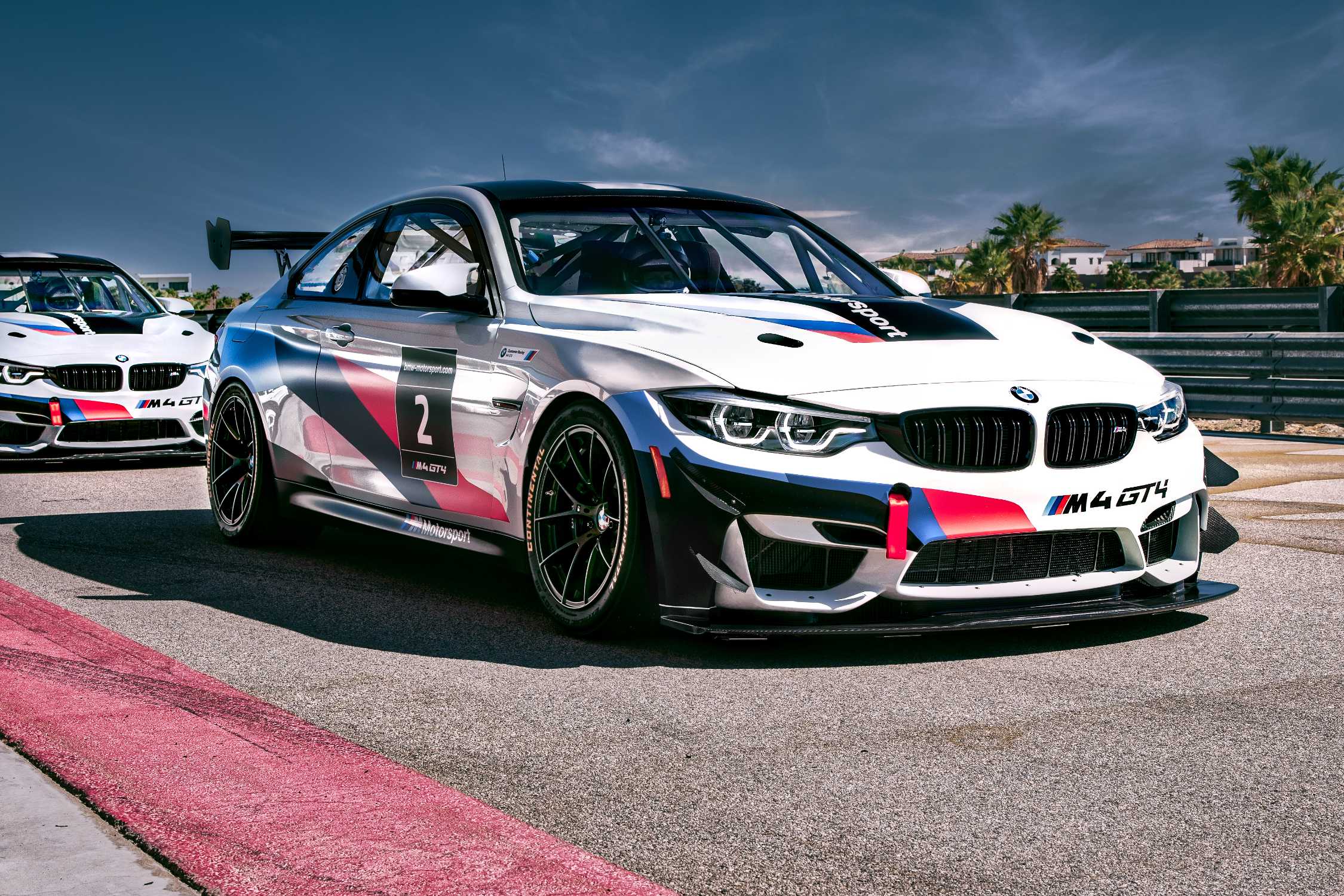 BMW Performance Center adds M4 GT4 Experience and Race Licensing School