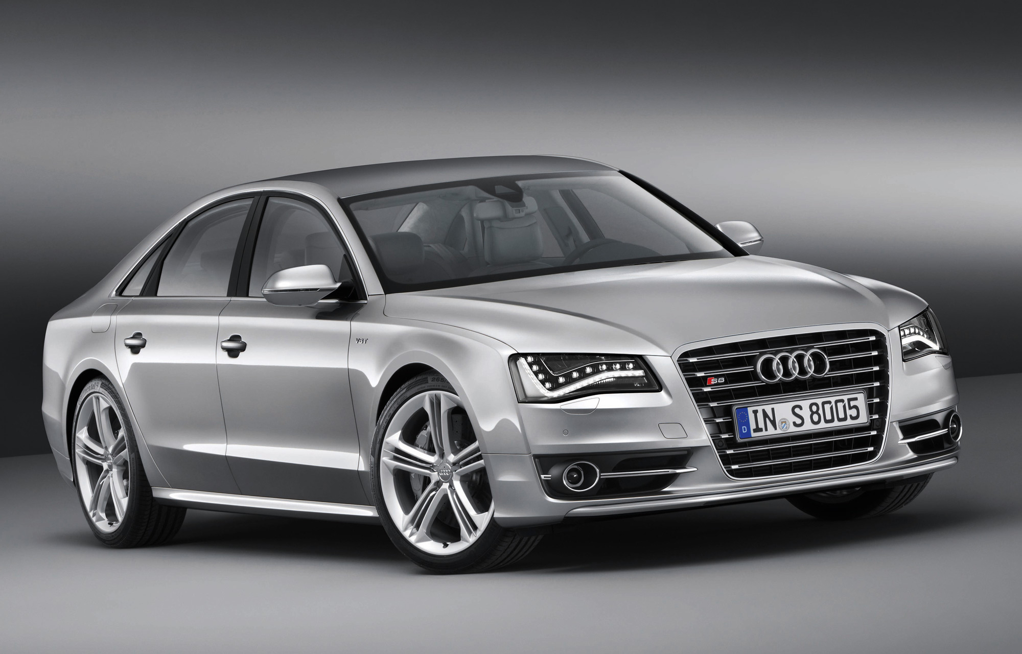New Audi S8: as fast as Lamborghini Gallardo!